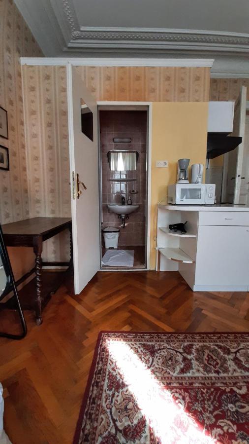 Downtown Studios Wina Bagian luar foto